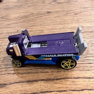 Hot Wheels The Haulinator Purple Die-Cast Toy Truck 2014 Mattel